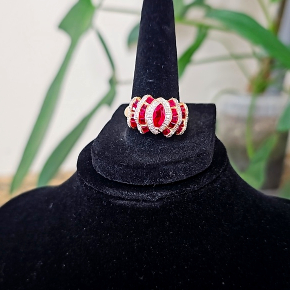 Beautiful classic ruby and diamond 14k ring
